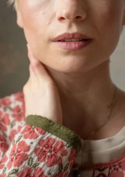 Strickjacke „Anemone“ aus Bio-Wolle